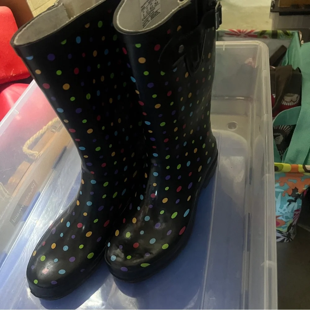 🎄 Western Chief Women's Ditsy Dot City Rain Boot, 9 🎅 - Picture 5 of 10